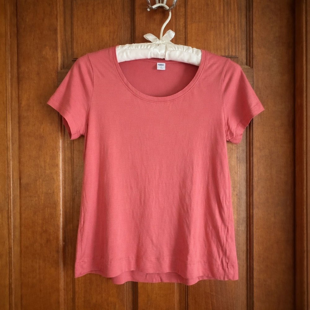 OLD NAVY SHORT SLEEVE TEE SIZE XS